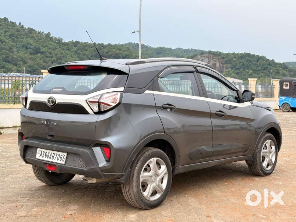 Tata Nexon 1.2 Revotron Xm (s), 2020, Petrol