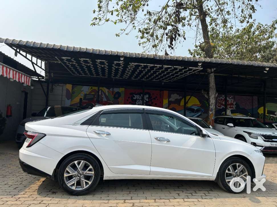 Hyundai Verna 1.5 Sx Petrol Mt, 2023, Petrol