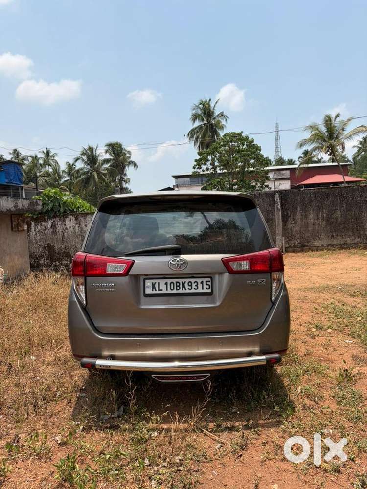 Toyota Innova Crysta 2016 Diesel Well Maintained