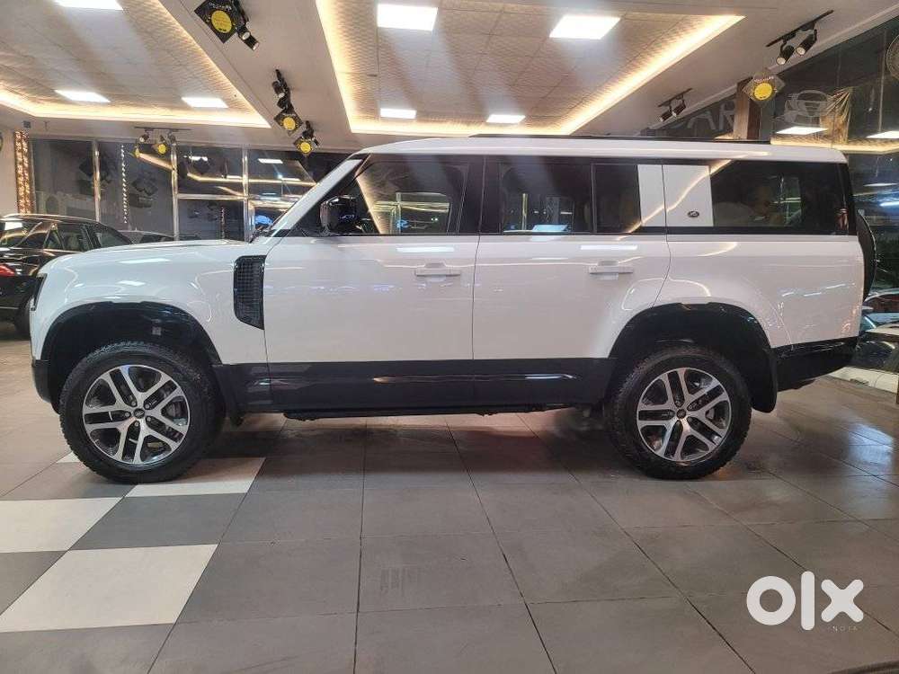 Land Rover Defender 3.0 L 130 Hse, 2023, Diesel
