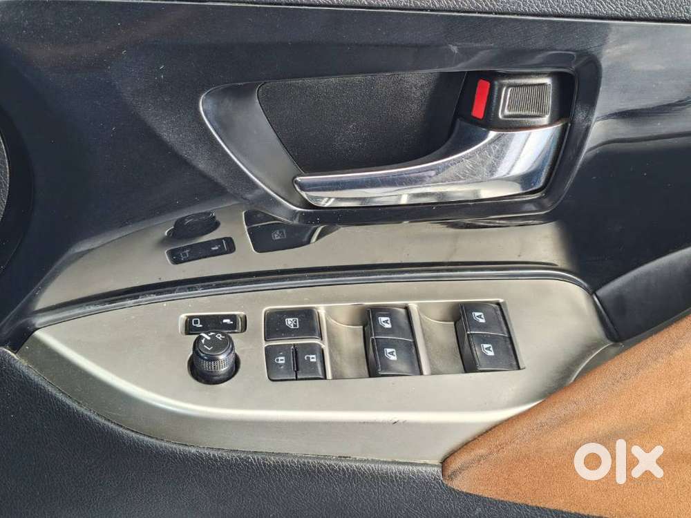 Toyota Innova Crysta 2017