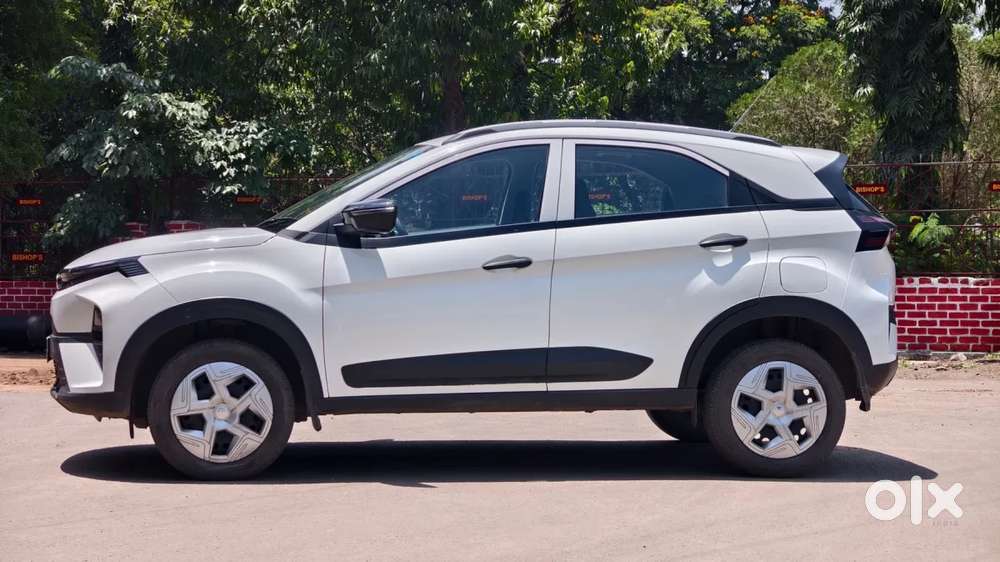 Tata Nexon Smart Plus S 1.2 Revotron Petrol 5 Mt, 2025, Petrol