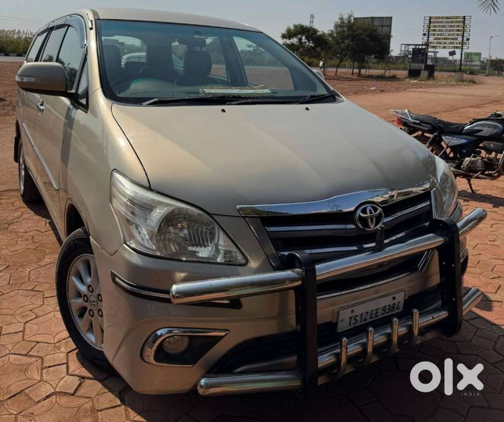 Toyota Innova 2.5 Z Diesel 7 Seater Bs Iv, 2014, Diesel