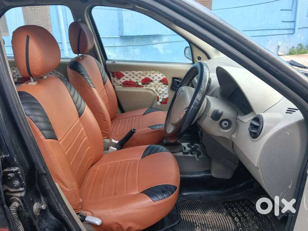 Mahindra Renault Logan, 2008, Petrol
