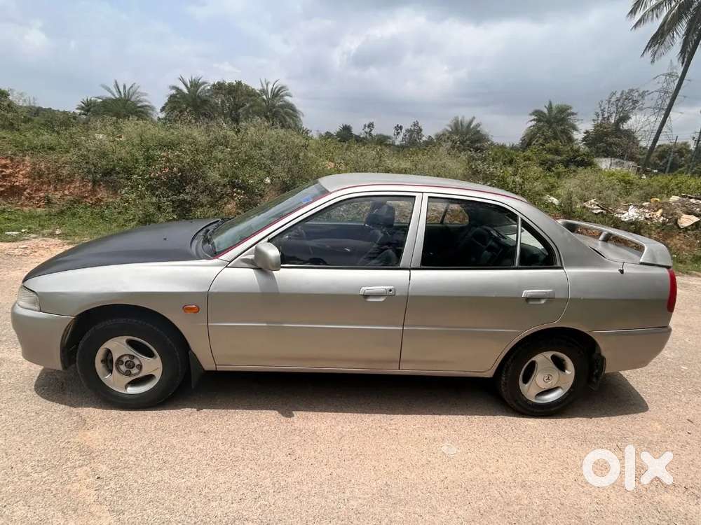Mitsubishi Lancer 1.5 LX 2001