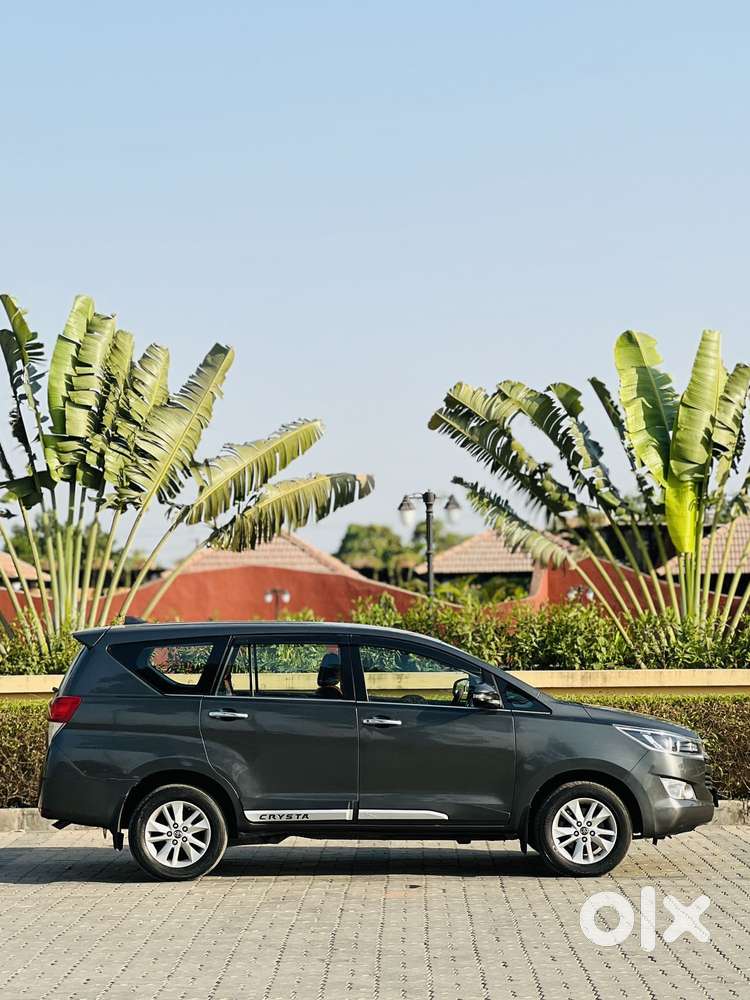 Toyota Innova Crysta 2.4 Vx Mt 8s, 2016, Diesel