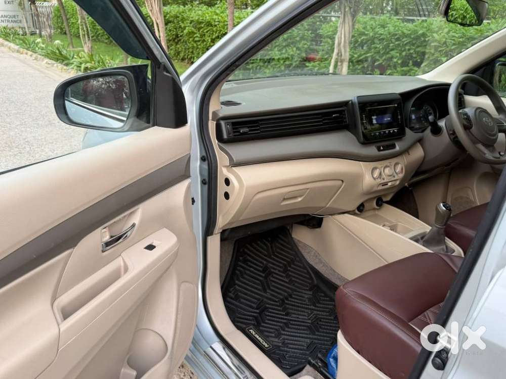 Toyota Rumion S Cng, 2025, Cng & Hybrids