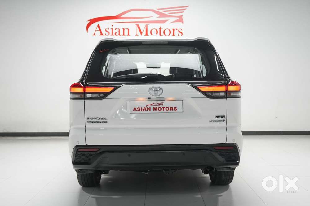 Toyota Innova Hycross 2.0 Zx Hybrid 7 Str, 2023, Petrol