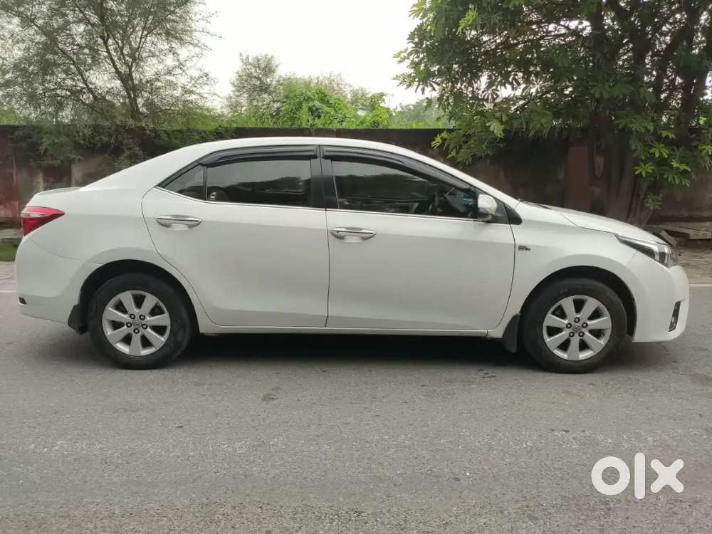 Toyota Corolla Altis 2015
