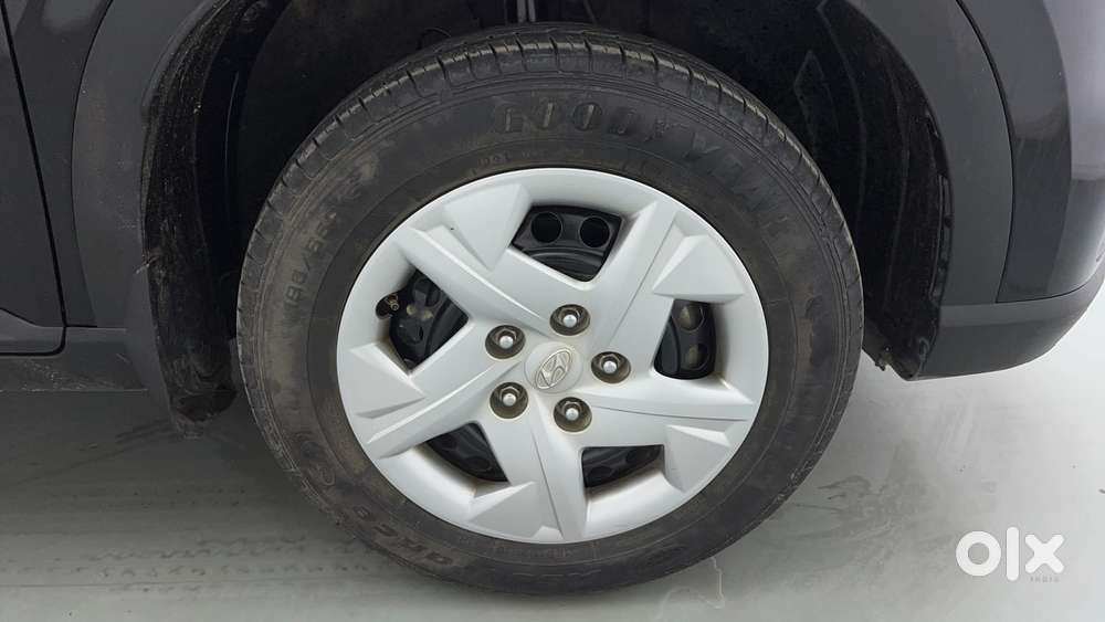 Hyundai Venue 1.2 S (o), 2022, Petrol