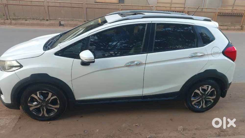 Honda Wr-v 2017 Diesel Well Maintained Top End Model 2nd Owner