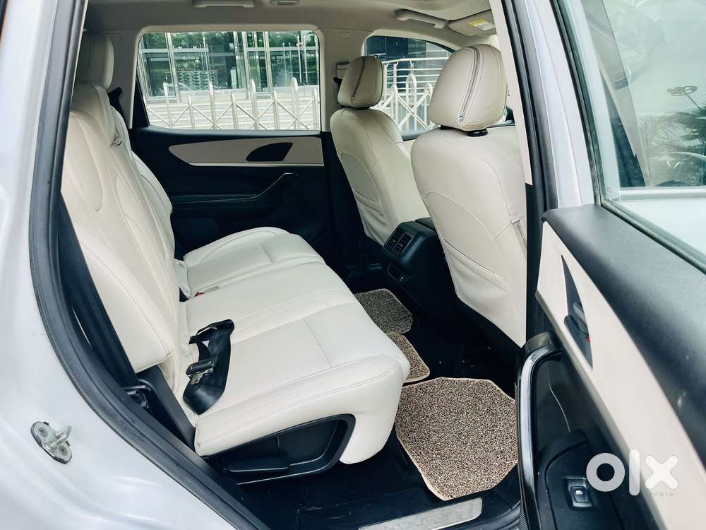 Mahindra Xuv700 2.2 Ax 5 Diesel At 7 Str, 2023, Diesel