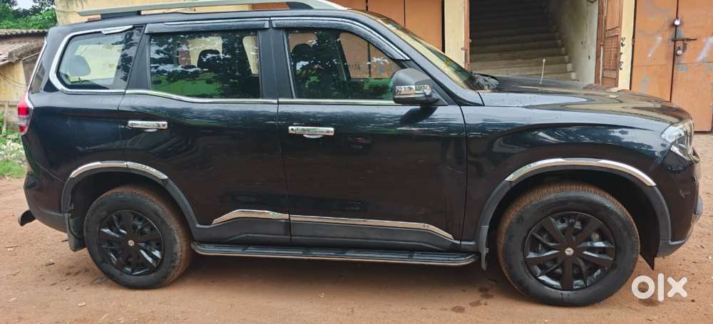 Mahindra Scorpio N Z2 Petrol Mt 7 Str, 2024, Petrol