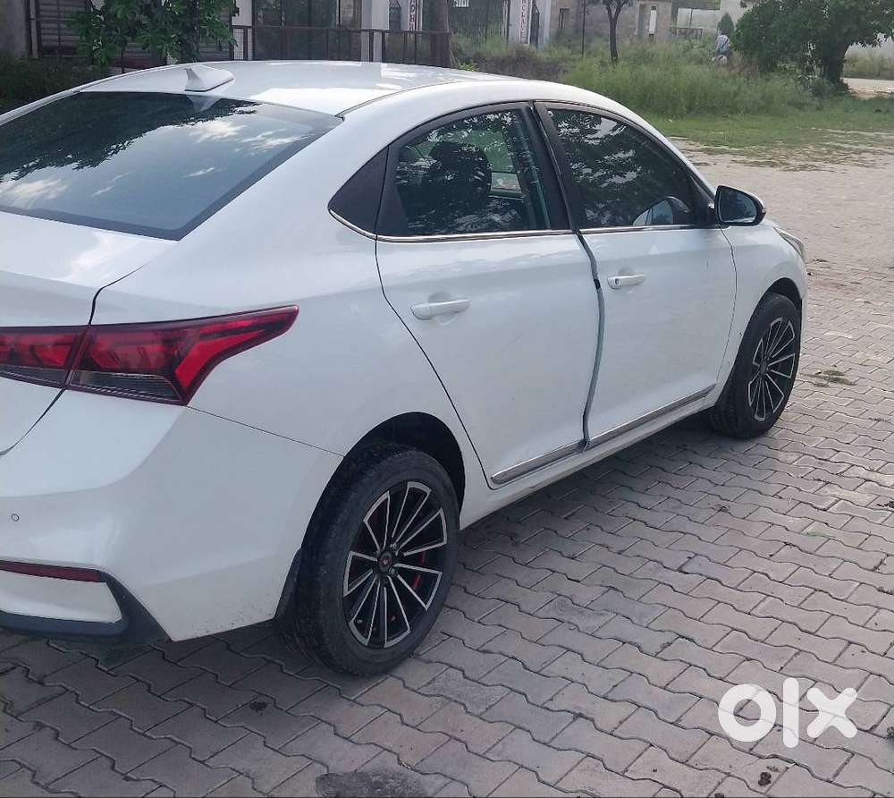 Hyundai Verna Ex