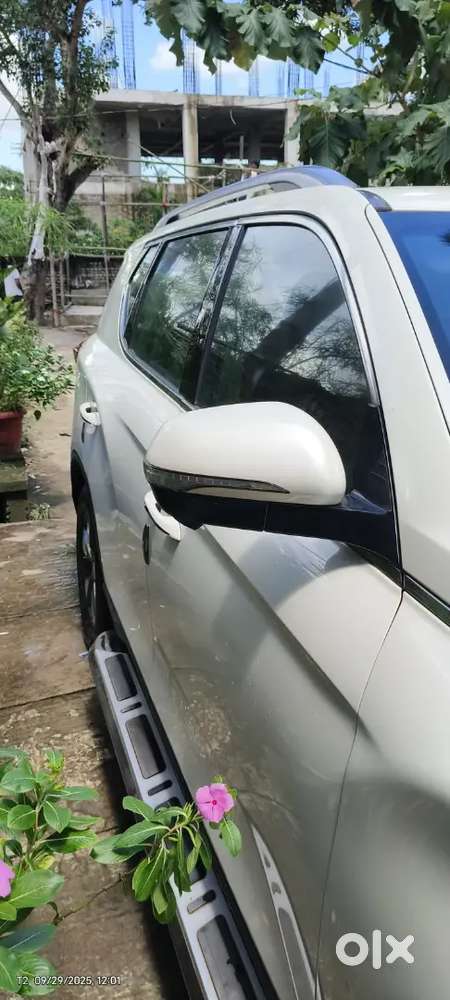 Mahindra Alturas G4 2020