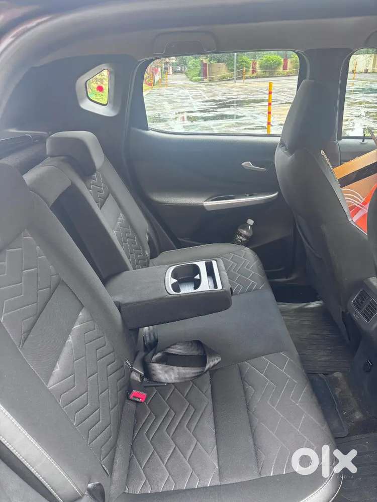 Nissan Magnite Turbo Cvt Xv Premium (top Model)  2021  Automatic Cvt