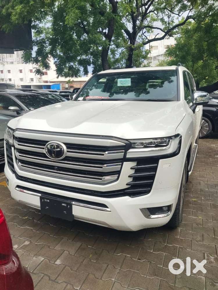 Toyota Land Cruiser 2025 Diesel 0 Km Driven