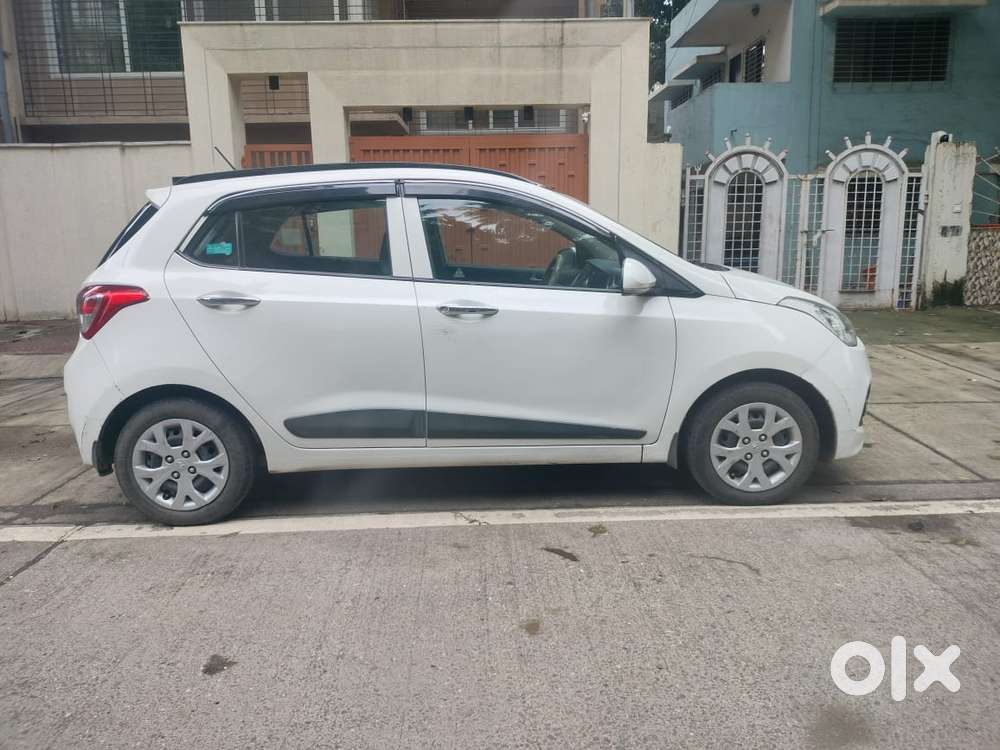 Hyundai Grand I10 Sportz, 2015, Petrol