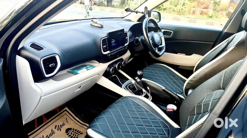 Hyundai Venue 2024 Petrol Well Maintained