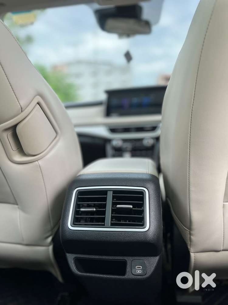 Mahindra Xuv700 2.2 Ax 7 Diesel At Luxury Pack Str, 2022, Diesel
