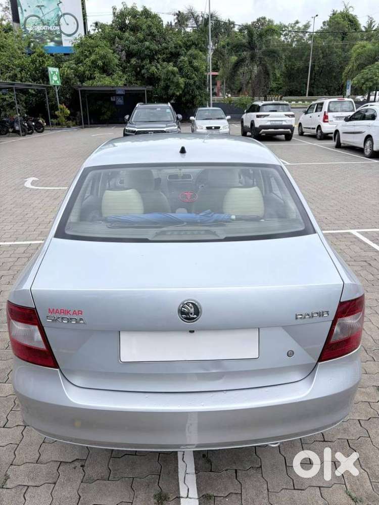 Skoda Rapid 1.6 Mpi Elegance, 2015, Petrol