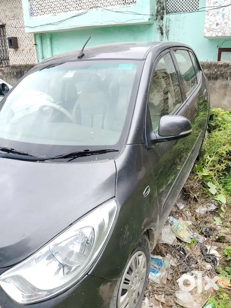 Hyundai I10 Sportz 2012 Car