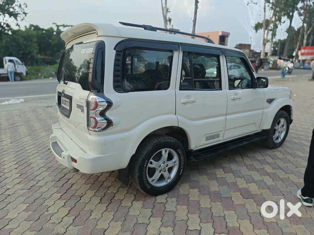 Mahindra Scorpio S8, 2016, Diesel