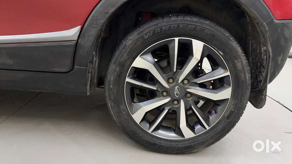 Mahindra Xuv300 W8 (o) 1.5 Diesel Amt Dual Tone, 2021, Diesel