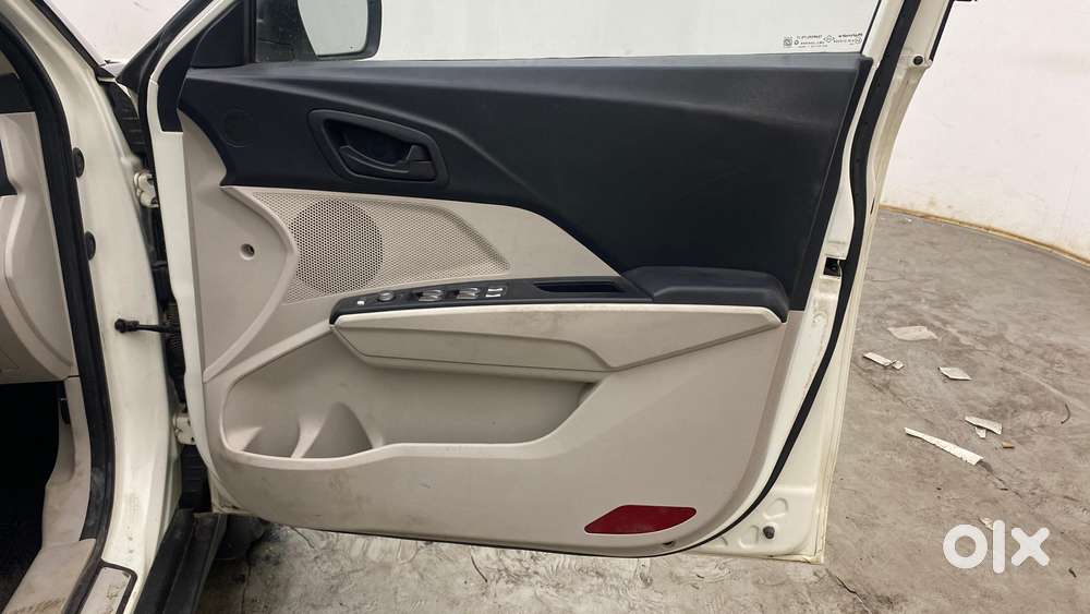 Mahindra Xuv300 1.2 W6 Amt Petrol, 2021, Petrol
