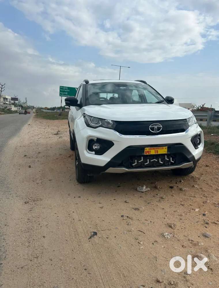 Tata Nexon 2023 Revotron Xza Plus Lux