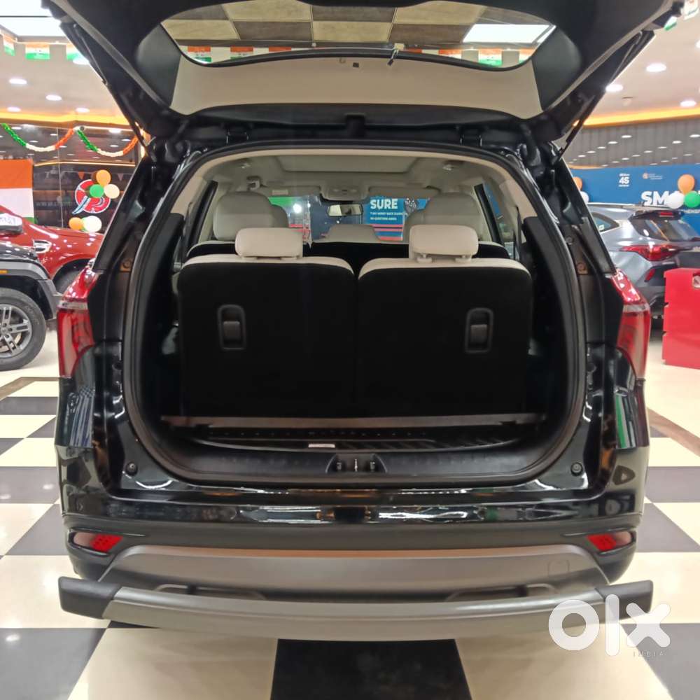 Mahindra Xuv700 2.0 Ax 7 Petrol At Luxury Pack Str, 2024, Petrol