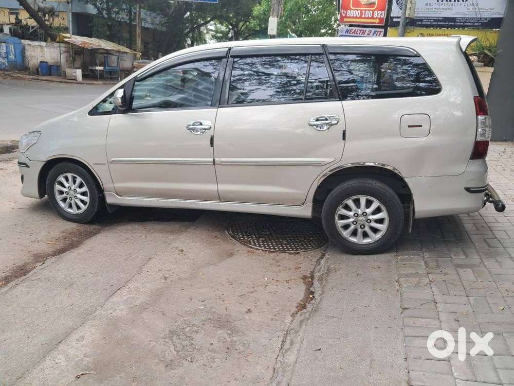 Toyota Innova 2.5 Vx 8 Seater Bs Iv, 2013, Diesel