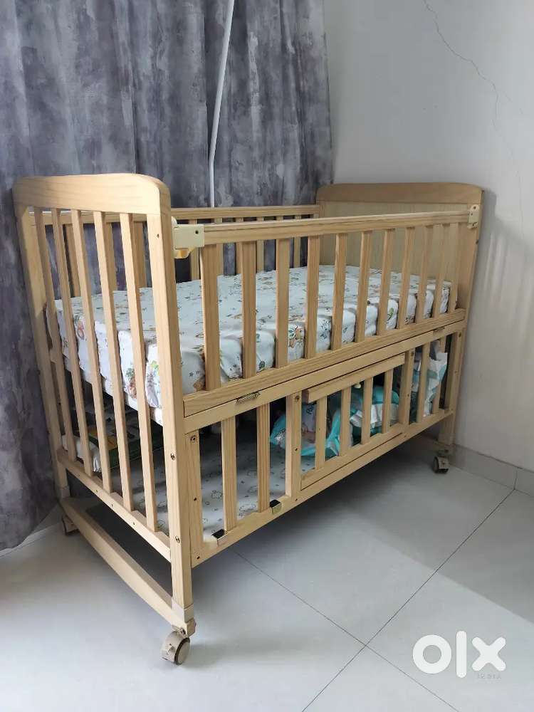 Baby cot new