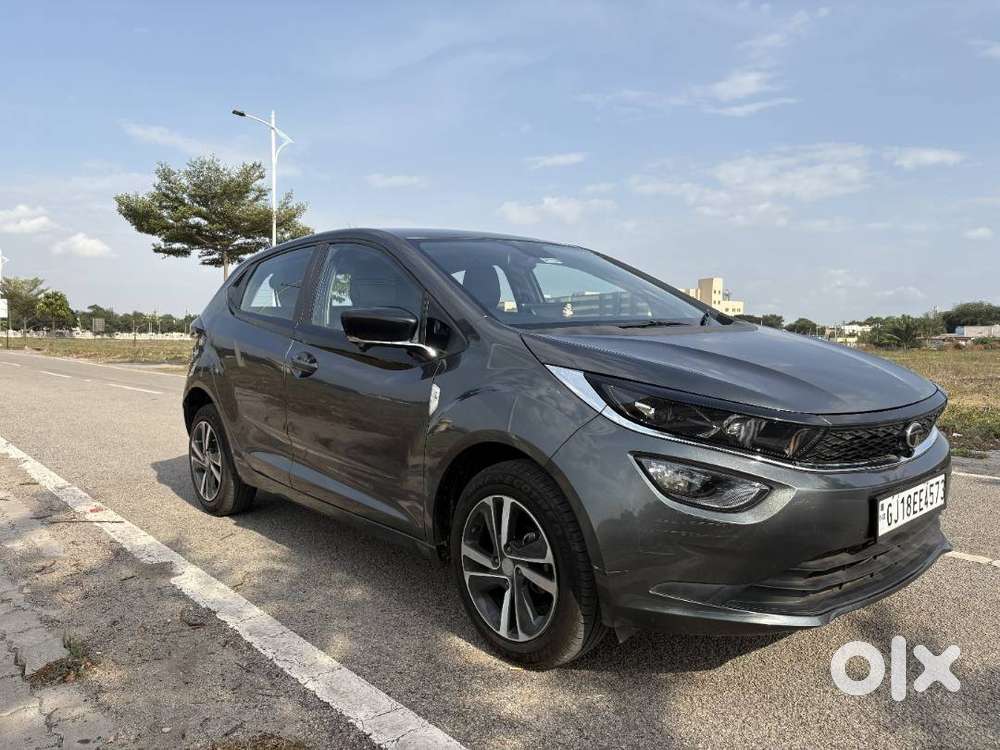 2025 Tata Altroz Xz Lux 1.2 Petrol  21,543 Km  1st Owner