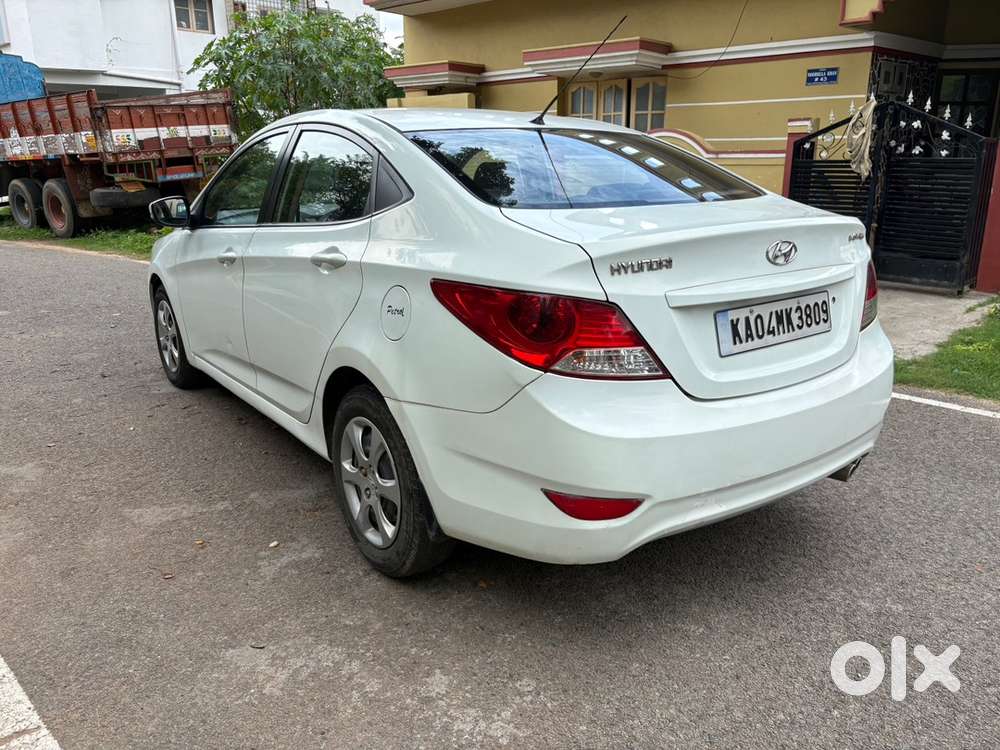 Hyundai Fluidic Verna 2012