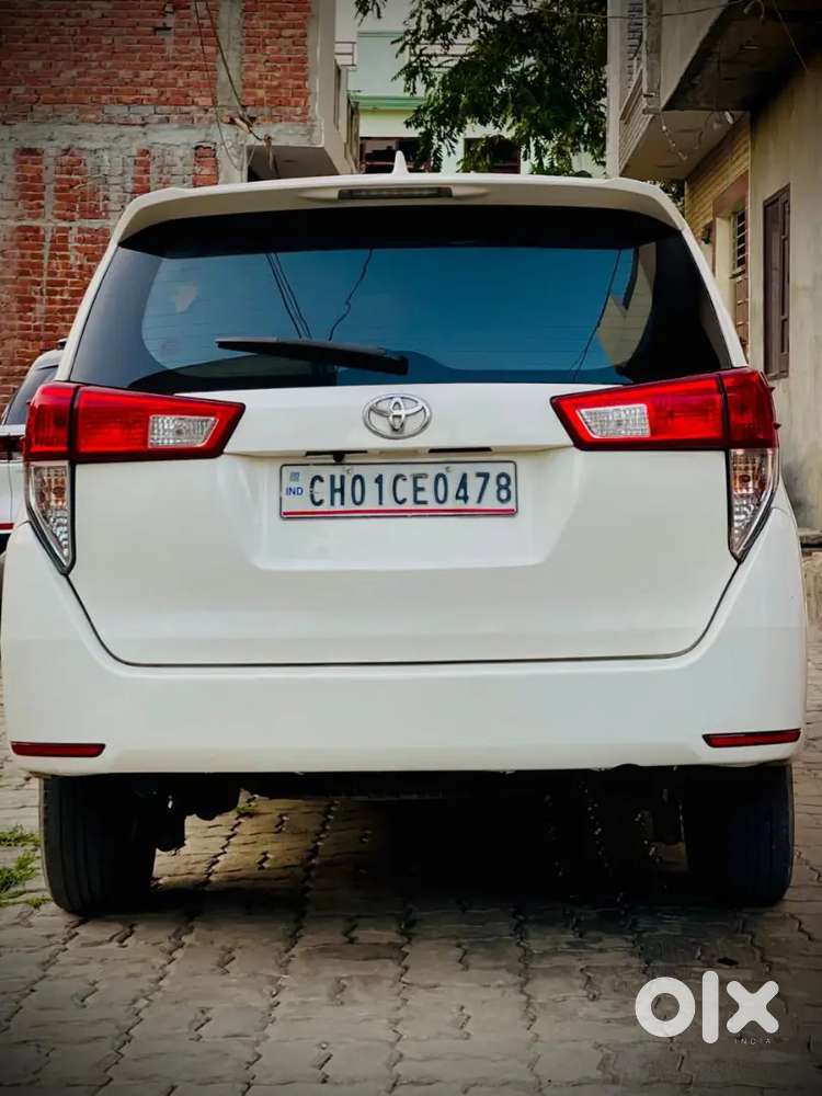 Toyota Innova Crysta 2017 Diesel 150000 Km Driven