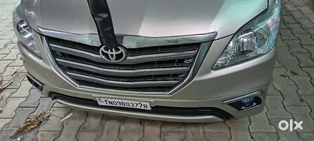 Toyota Innova 2012 Diesel 320000 Km Driven