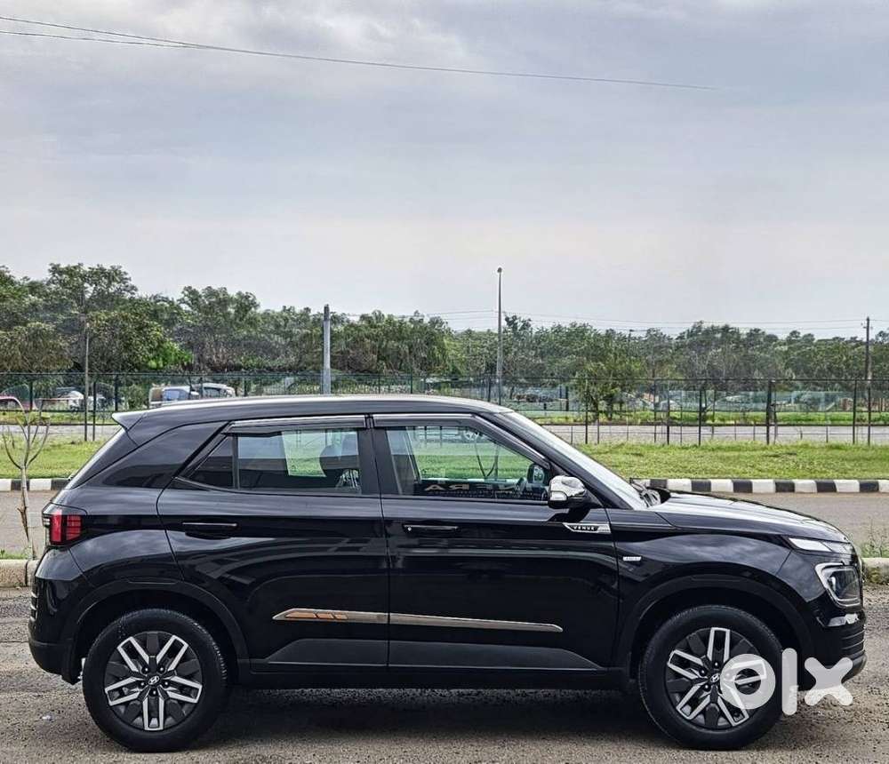 Hyundai Venue 1.0 S (o) Turbo Dct, 2024, Petrol