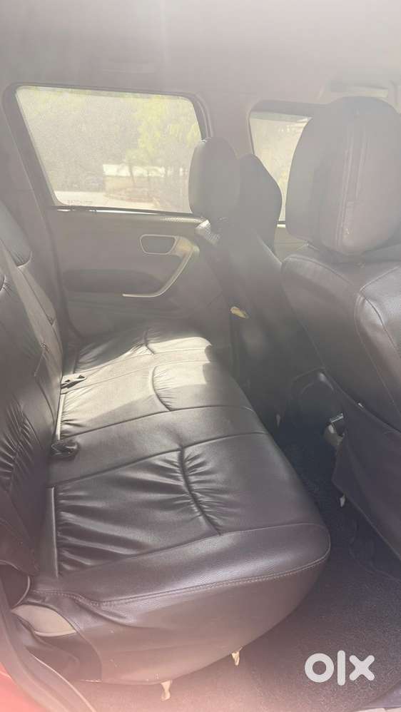 Mahindra Tuv 300 2018