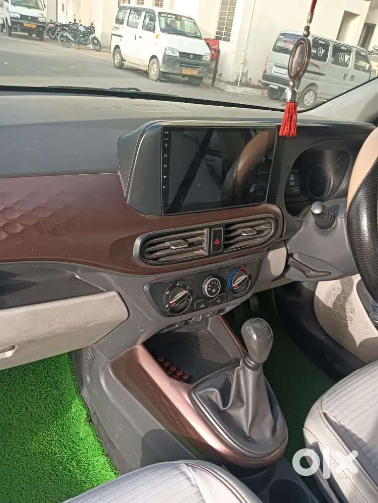 Hyundai Aura Petrol/cng 2023 Model