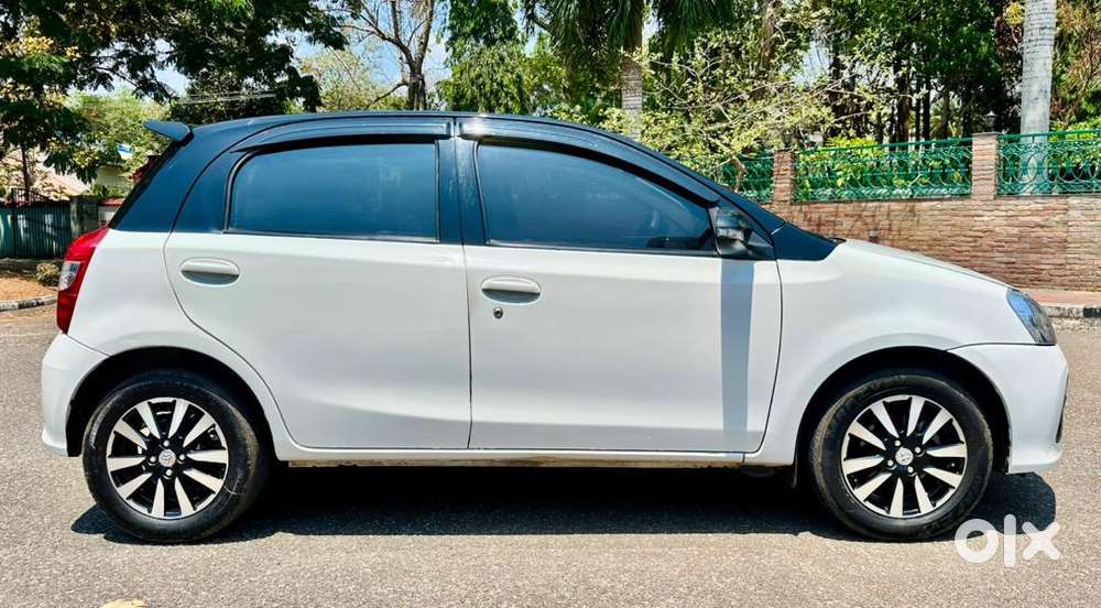 2018 Toyota Etios Liva Diesel V Dual Tone
