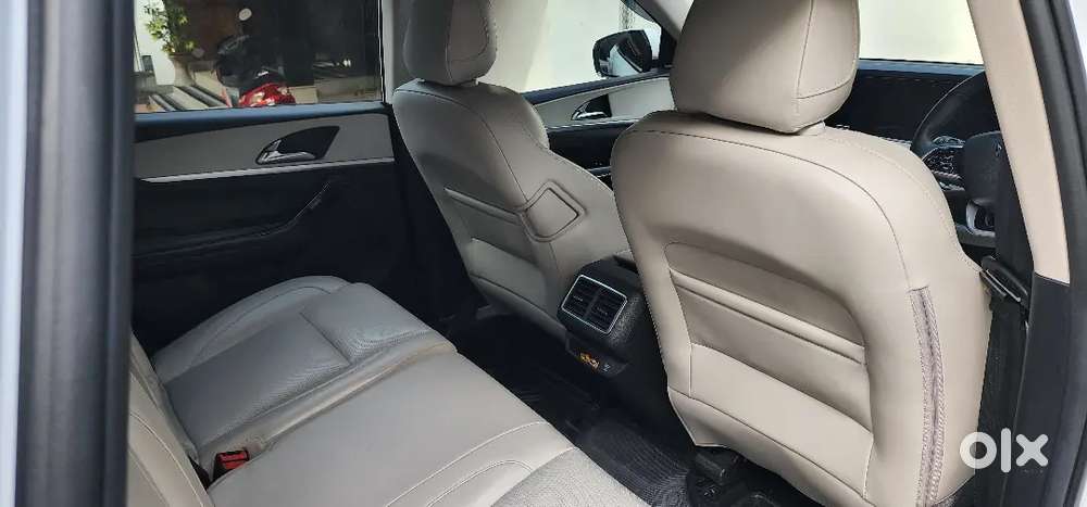 Mahindra Xuv700 Ax7l Automatic Petrol