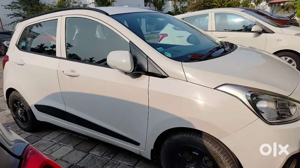 Hyundai Grand I10 2015 Diesel 68000 Km Driven