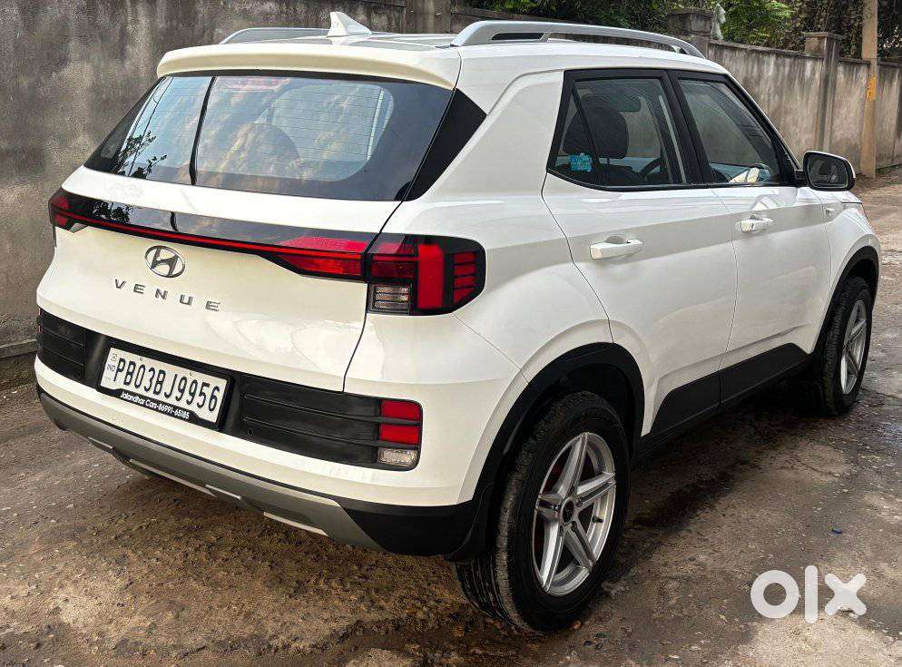 Hyundai Venue, 2022, Petrol