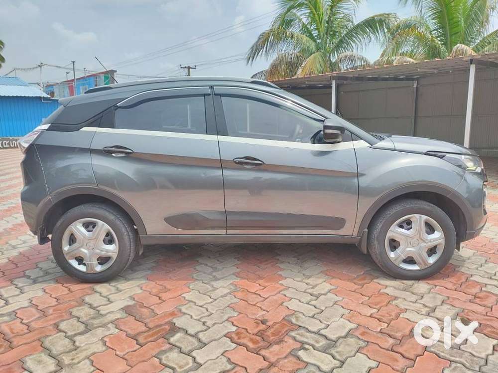 Tata Nexon, 2022, Petrol