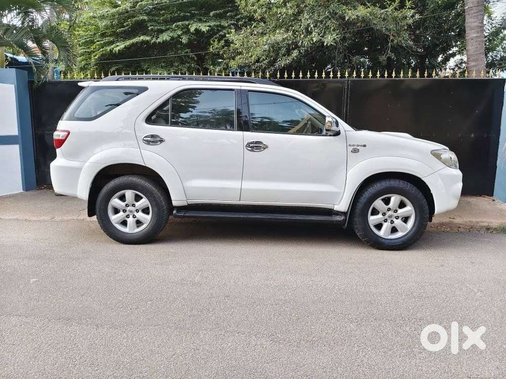 Toyota Fortuner 3.0 4x4 Manual, 2011, Diesel