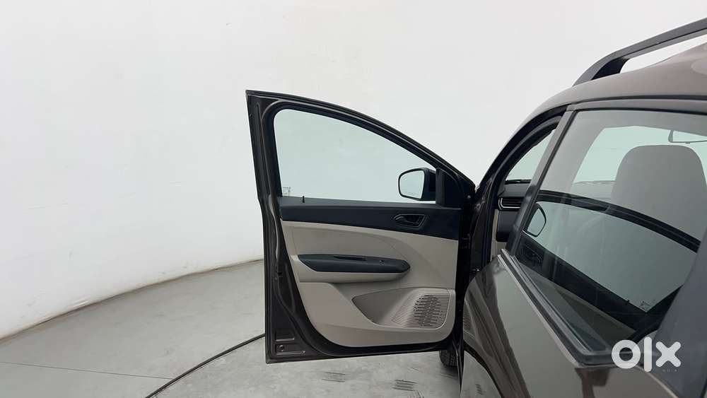 Renault Triber Rxt Easy-r Amt, 2023, Petrol