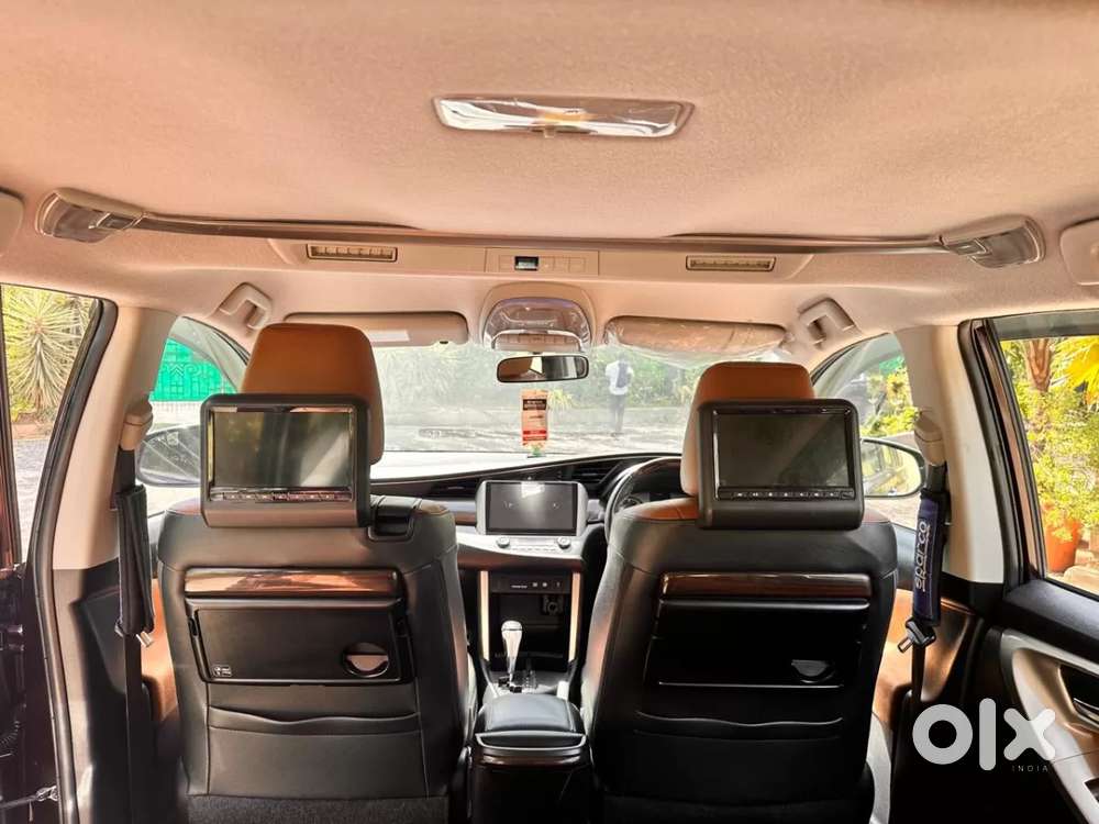 Toyota Innova Crysta 2.8 Zx At 7 Seater, 2017, Diesel
