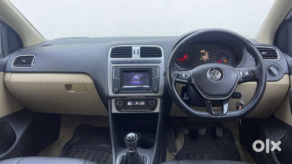 Volkswagen Polo Petrol Highline 1.2l, 2016, Petrol