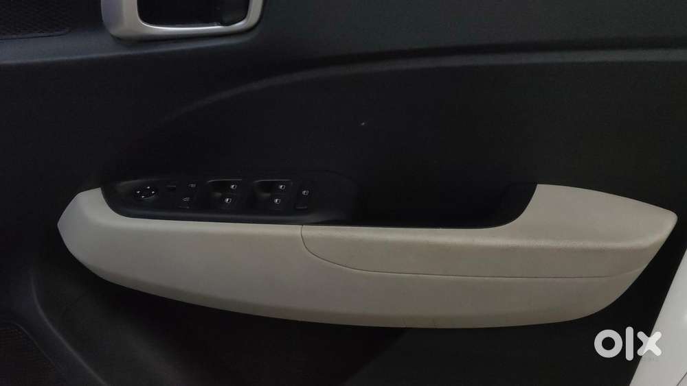 Hyundai Venue [2022-ongoing] 1.2 S, 2023, Petrol